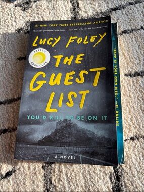 Lucy Foley The Guest List — Yellow & Teal Cover Paperback